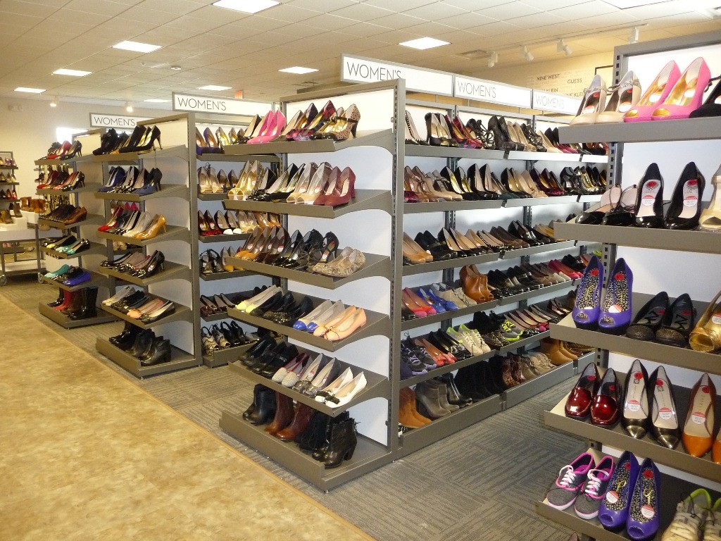 Footwear Displays - 03