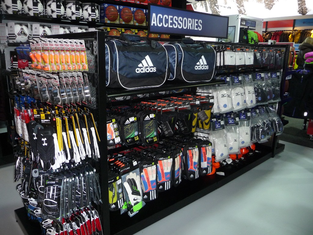sporting-goods-displays-wilson-display